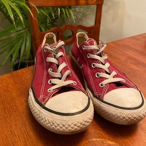 CONVERSE Burgundy Low Top